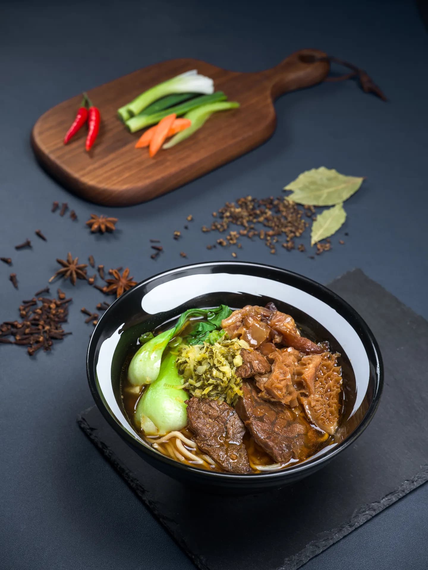 霸道總裁牛三寶湯麵(牛肉+牛筋+牛肚)