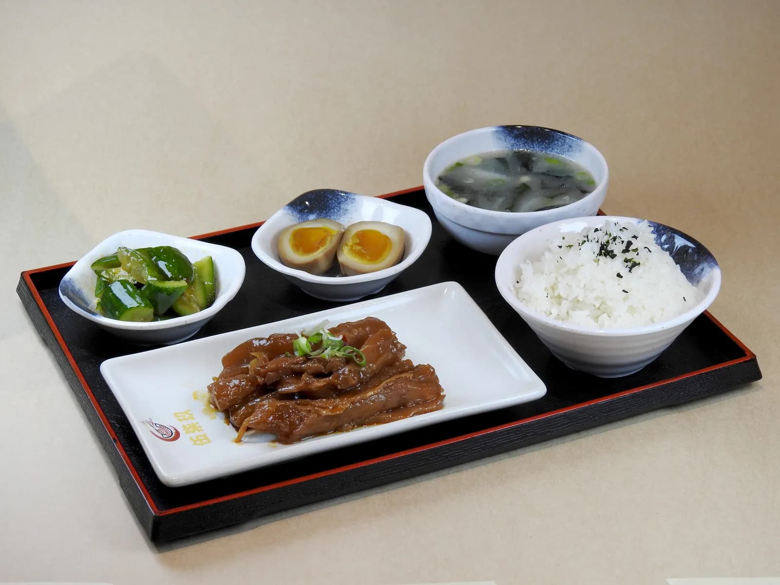 紅燒牛筋飯