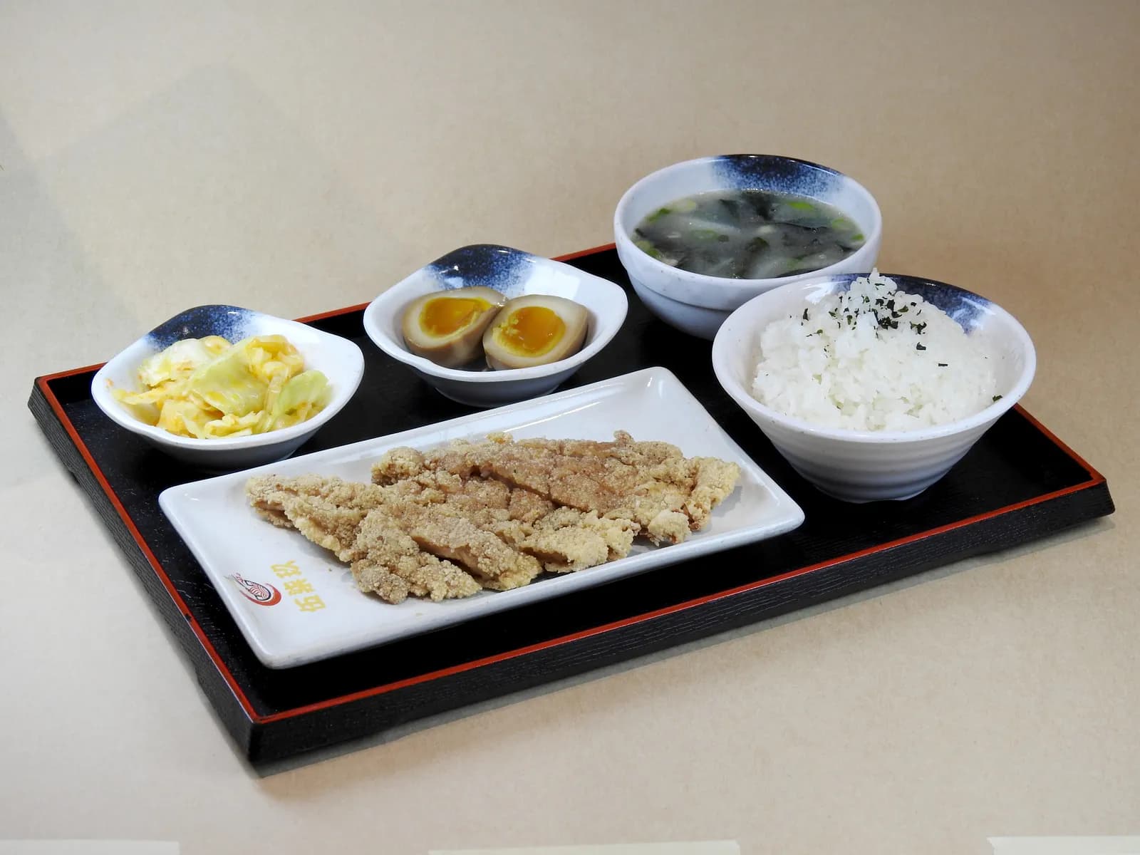 炸雞排飯
